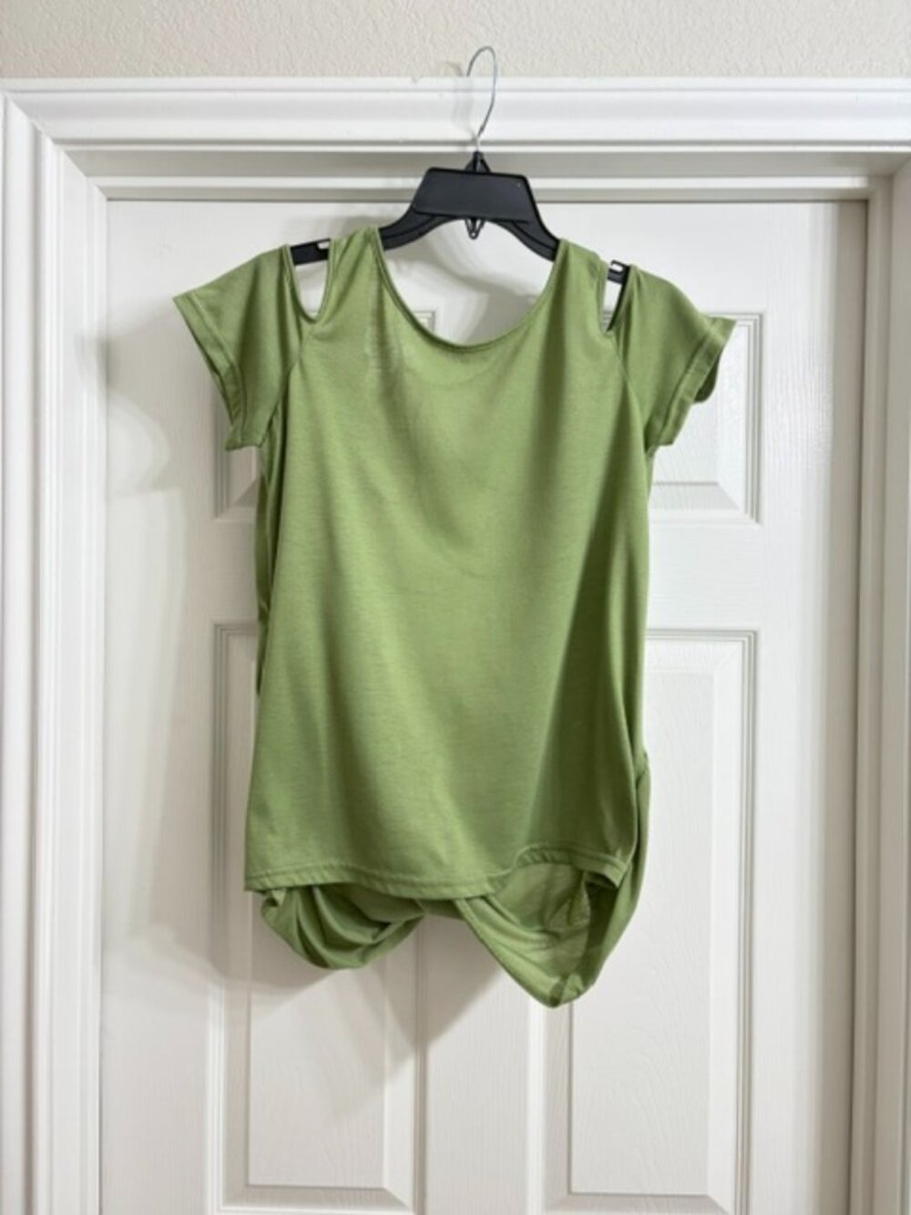 Women's Celery Green Cold Shoulder Blouse, Size Large